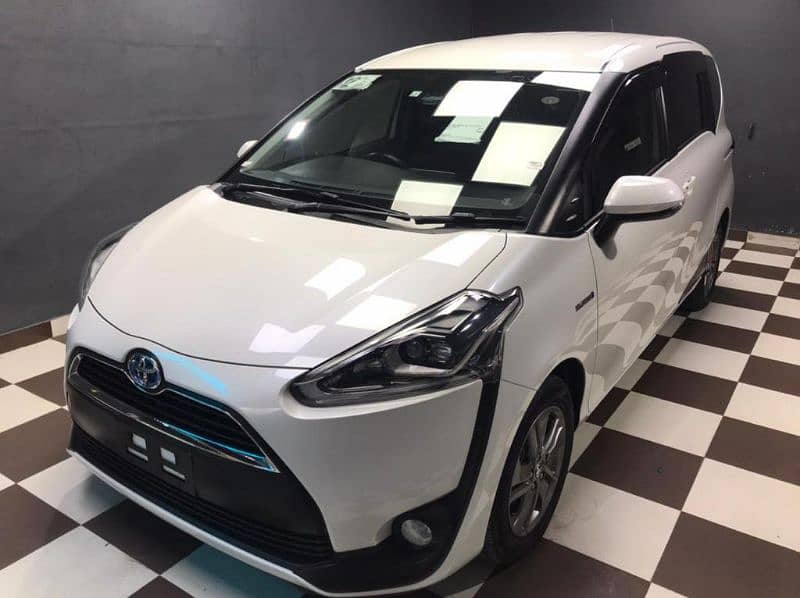 Toyota Sienta 2017 0