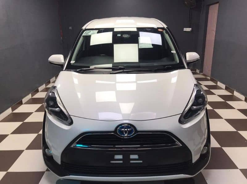 Toyota Sienta 2017 3