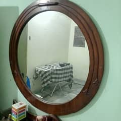 Good Condition Dressing Table For Sale 0