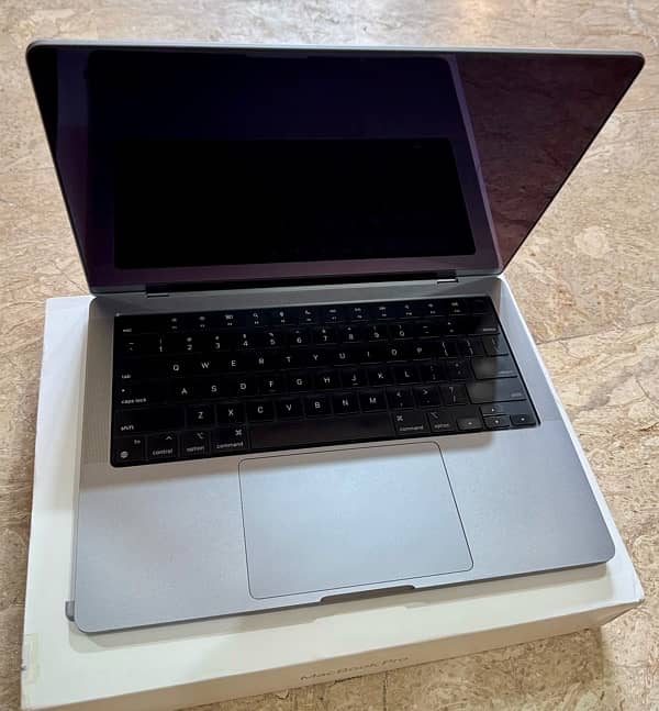 MacBook Pro M2 14 inch 2023 2