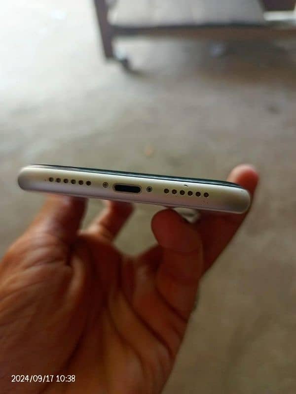 iphone 11 non pta. 03041421059 7