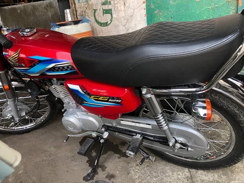 Honda CG 125 (2023 ka last ma nikli ha 24 ka sticker ha 1