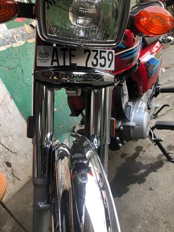 Honda CG 125 (2023 ka last ma nikli ha 24 ka sticker ha 3