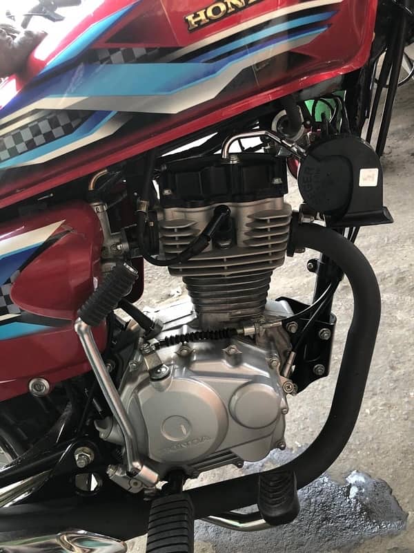 Honda CG 125 (2023 ka last ma nikli ha 24 ka sticker ha 7