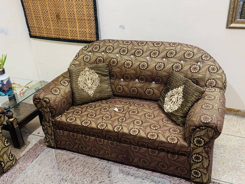 2 SEATER AND 3,3 SEATER FULL SOFA SET FOR SALE GOOD CONDITION 3