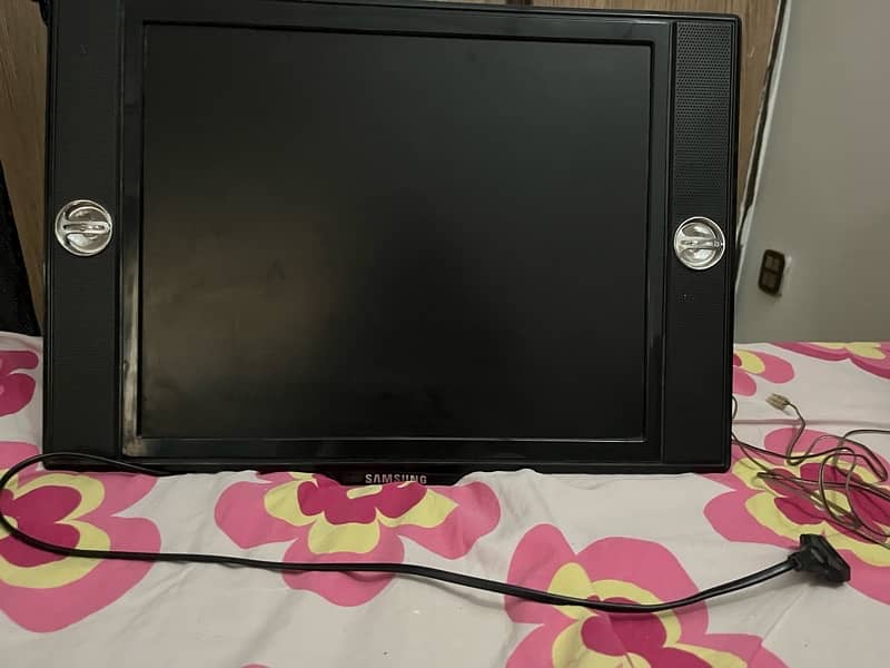 in working condition10/10 dha ph 4 pickup avialble 20 inch lcd new 0