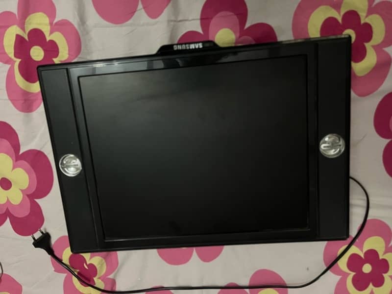 in working condition10/10 dha ph 4 pickup avialble 20 inch lcd new 1