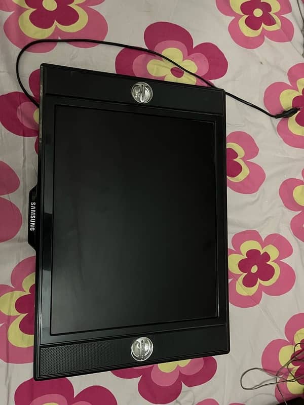 in working condition10/10 dha ph 4 pickup avialble 20 inch lcd new 2