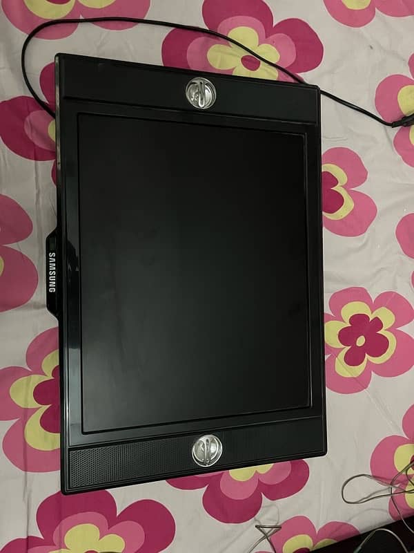 in working condition10/10 dha ph 4 pickup avialble 20 inch lcd new 3