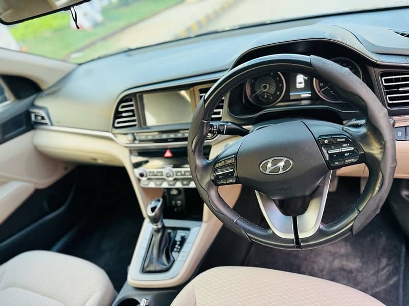 Hyundai Elantra 2021 9