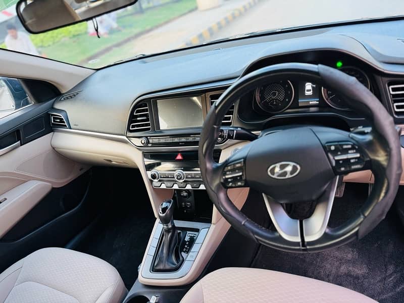 Hyundai Elantra 2021 10