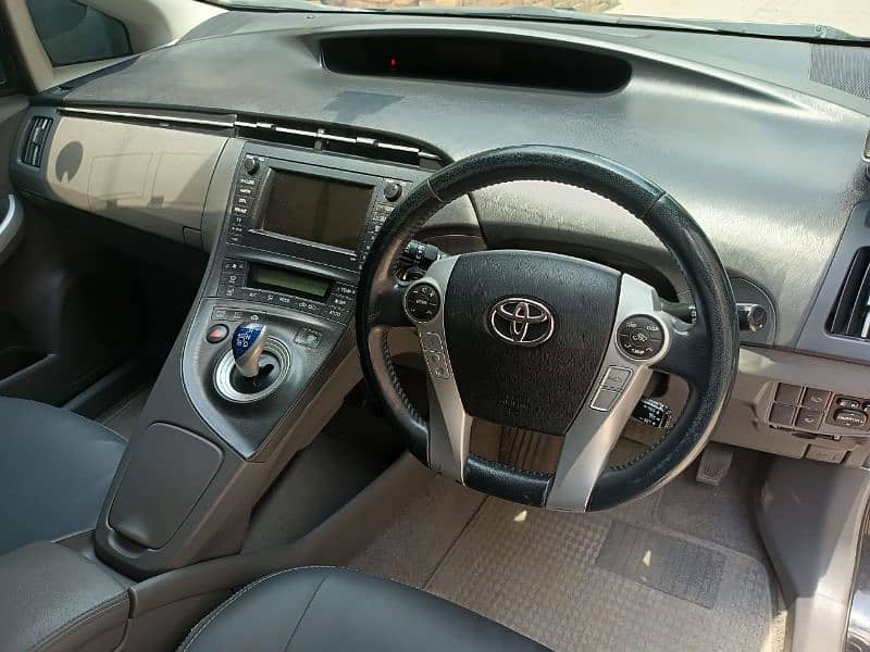 Toyota Prius 2011 11