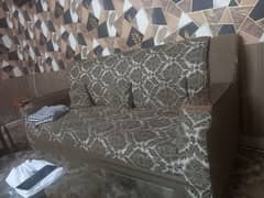 5 Seater Sofa set/Poshish sofa/Sofa with center table/wooden table