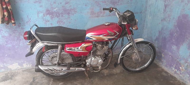 Honda CG 125 Red Colour 2020 End Model Karachi No. . . 3