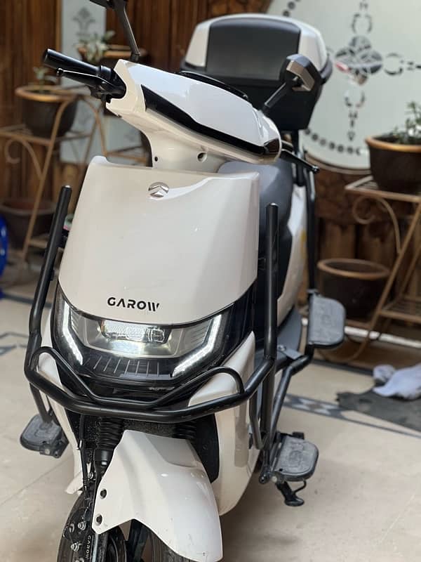 Garow Electric Scooty 1/1 in Pakistan imported 1