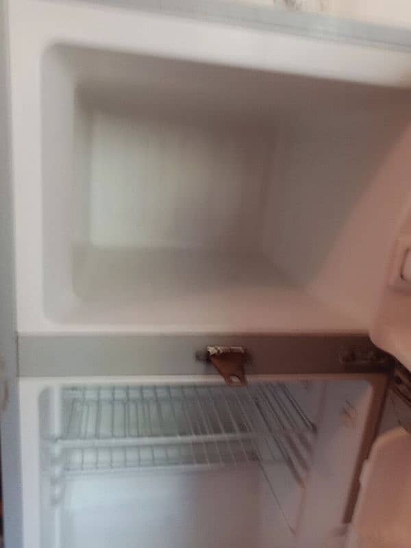 Kent small fridge for sale 5