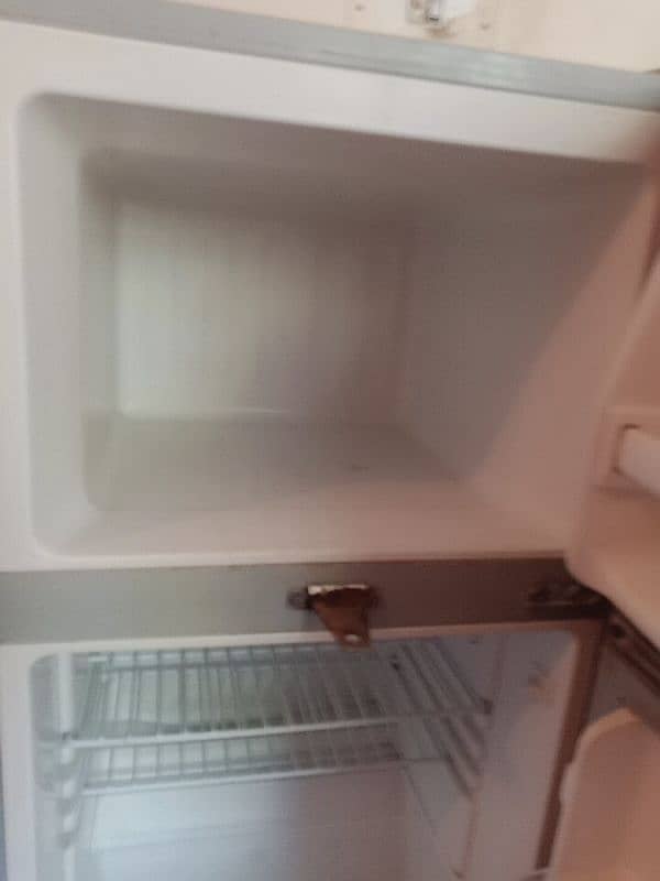 Kent small fridge for sale 6