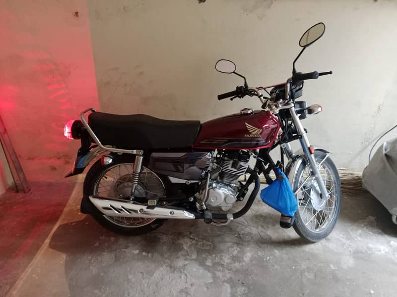 Honda CG 125 Special Edition 2024 4