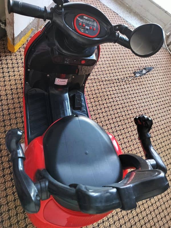 kids ride on chargeable bike scooter 2