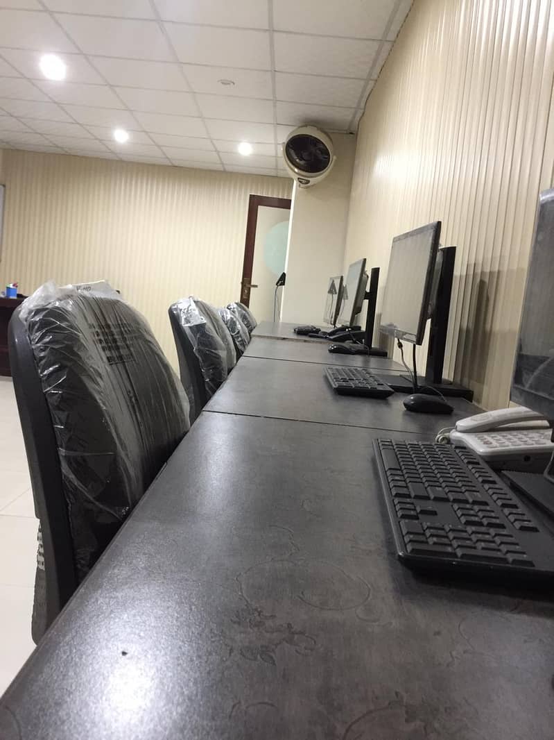 1800 Square Feet Fully Furnished New Corporate OFFICE FOR RENT GULBERG 1