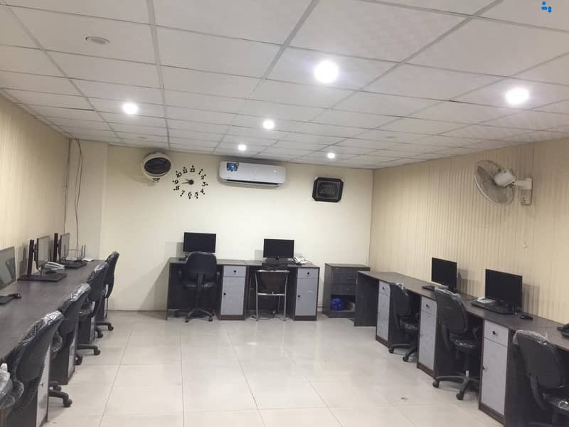 1800 Square Feet Fully Furnished New Corporate OFFICE FOR RENT GULBERG 14