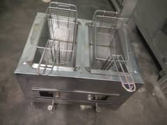 fryer with spring patato cutter and show case , chips cutter