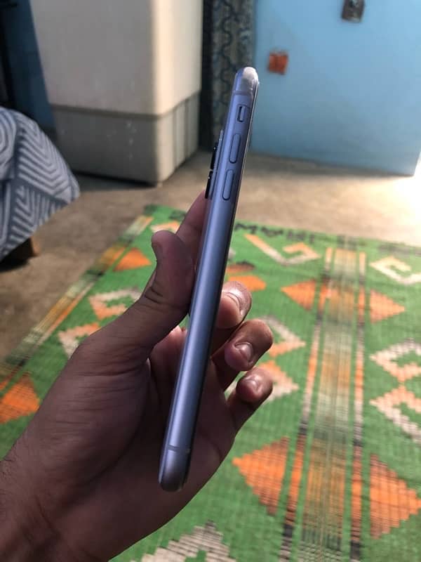 IPHONE 11 64GB water pack 3