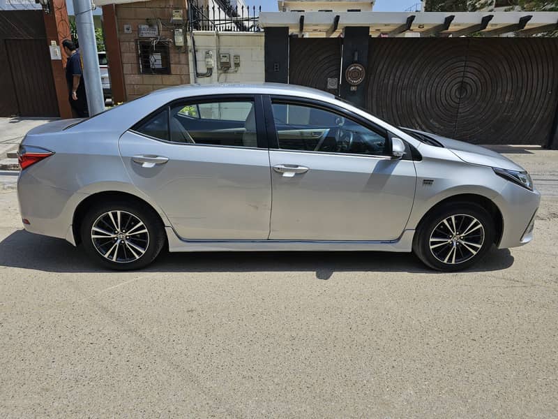 Toyota Corolla Altis 2017 1.6 altis auto 4