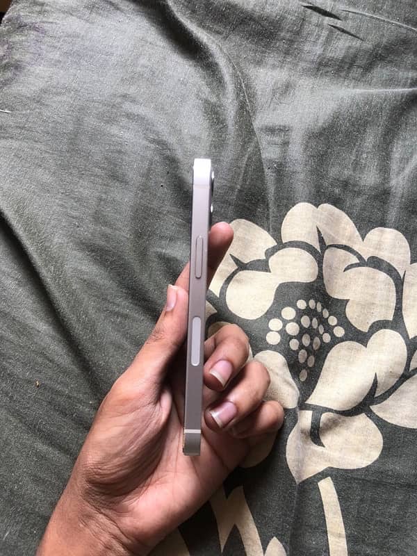 iphone 12 mini 3