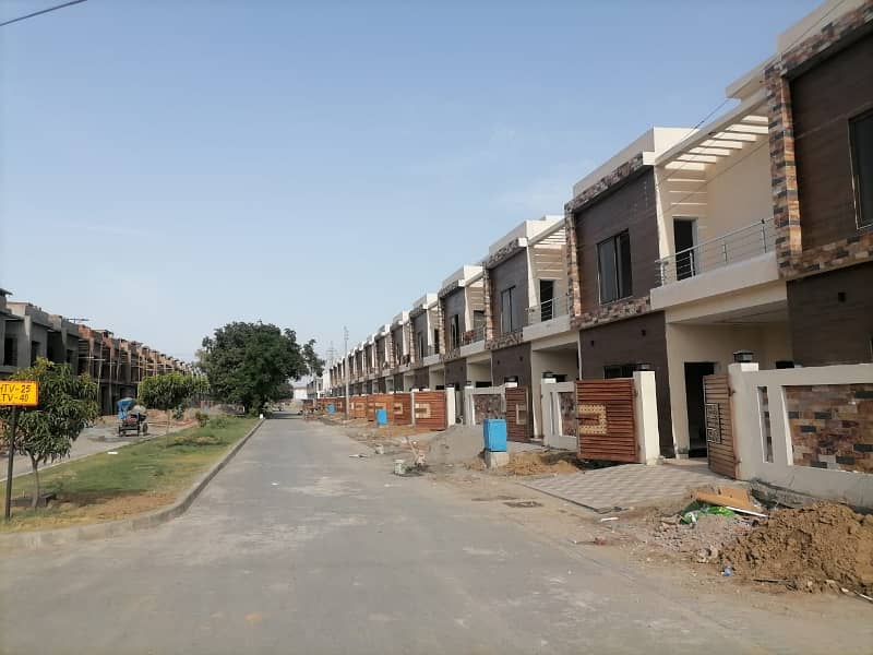 Prime Location House Sized 5 Marla Available In DHA Defence 1