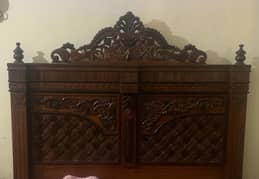 king size wooden bed