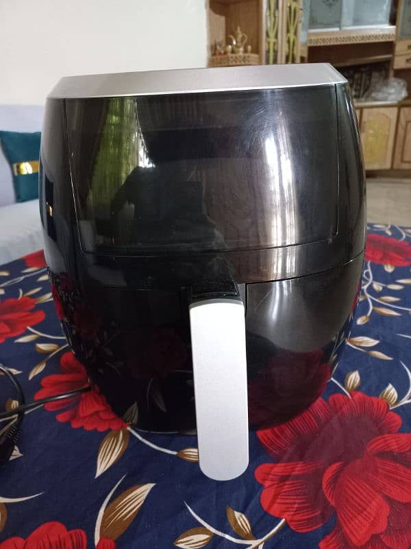 Air Fryer- Imported- Thailand - Urgent Sell 1