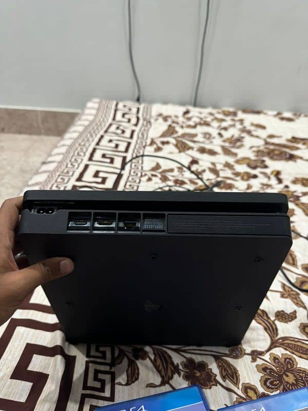 Ps4 just like new only one week used 4