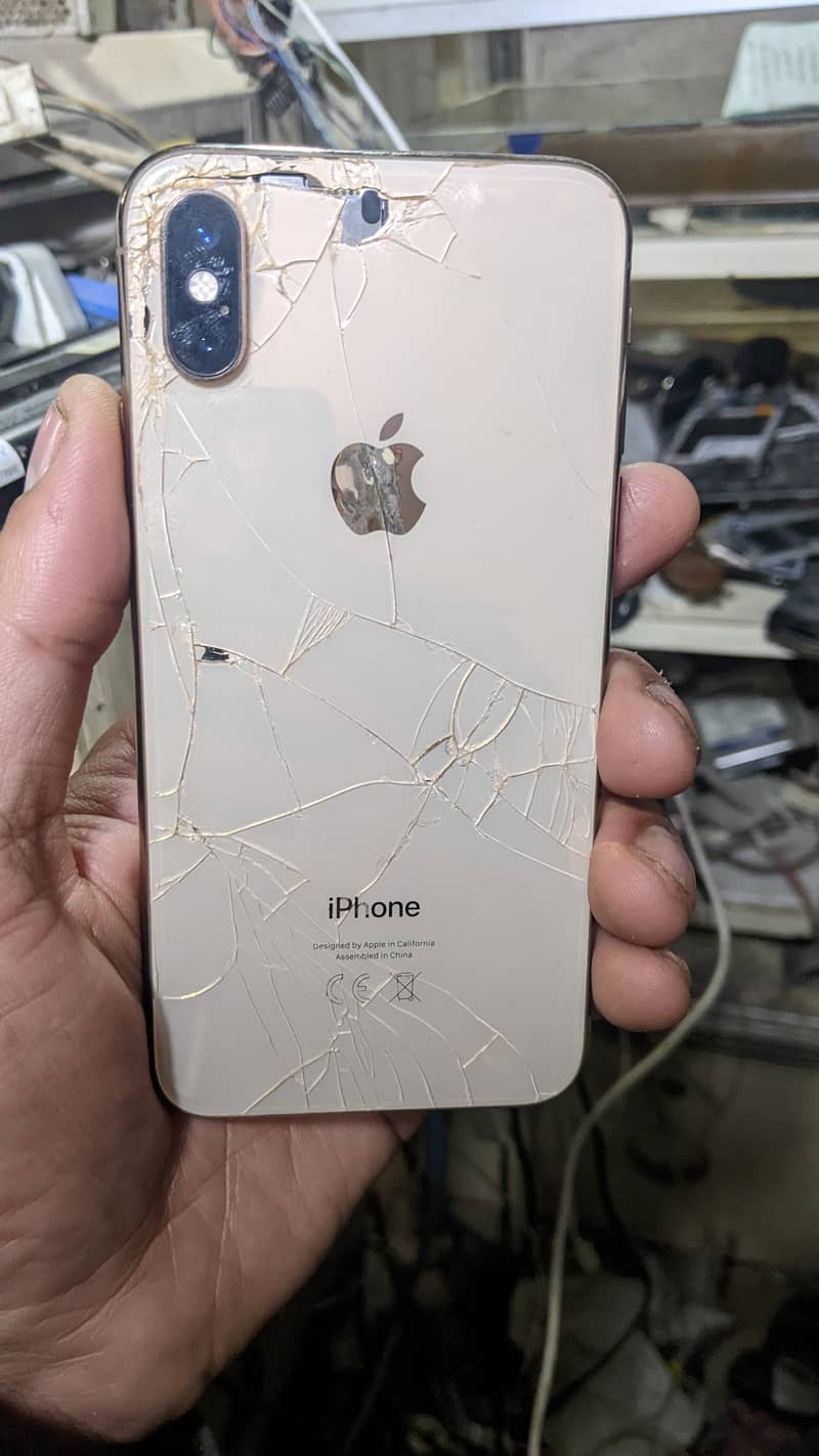 Apple iPhone XS 256GB Gold Non PTA and Not Bypassed 1