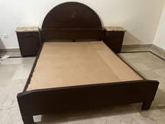 Bed set with mirror table and two side tables 0