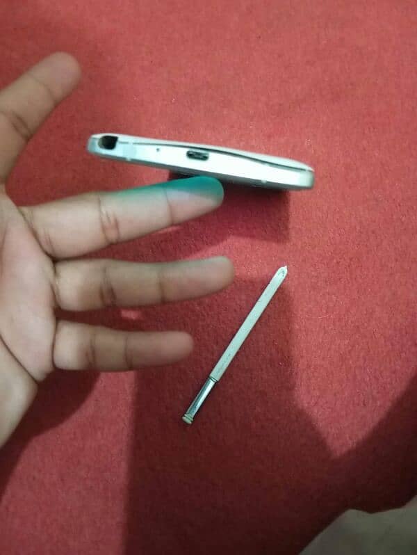 all ok h koi masla nhi h glaxy note 4 h 10 by 9 2