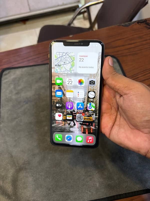 iPhone Xs 64GB 5