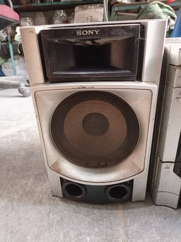 SONY SPEAKERS WITH BASSBOSTED 1