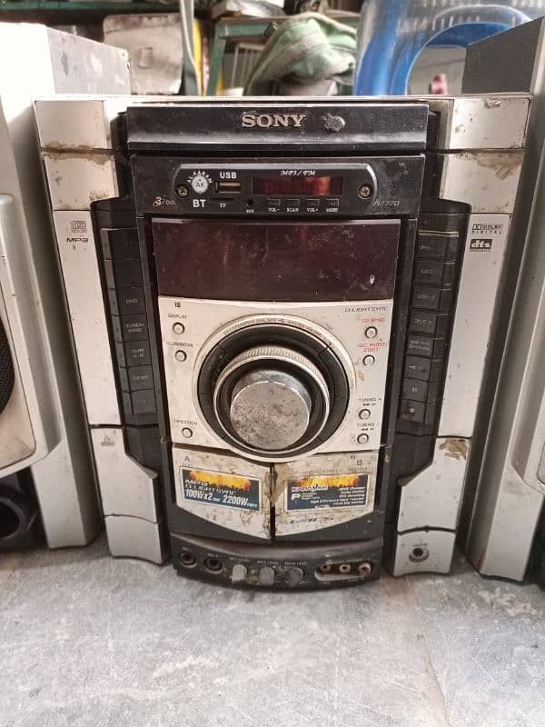 SONY SPEAKERS WITH BASSBOSTED 2