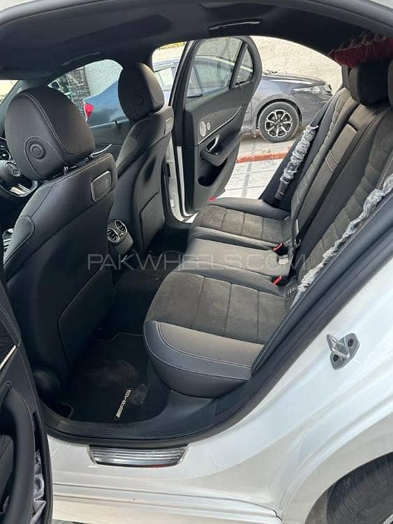 Mercedes Benz E180 AMG 2021 9