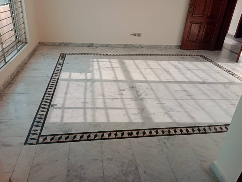 1kanal Upper portion is Available For Rent in D. 12 Near To Markaz 20