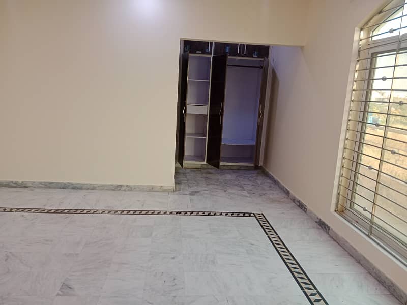 1kanal Upper portion is Available For Rent in D. 12 Near To Markaz 32