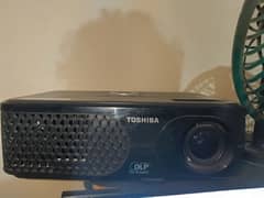Toshiba 2k screen resolution projector for home
