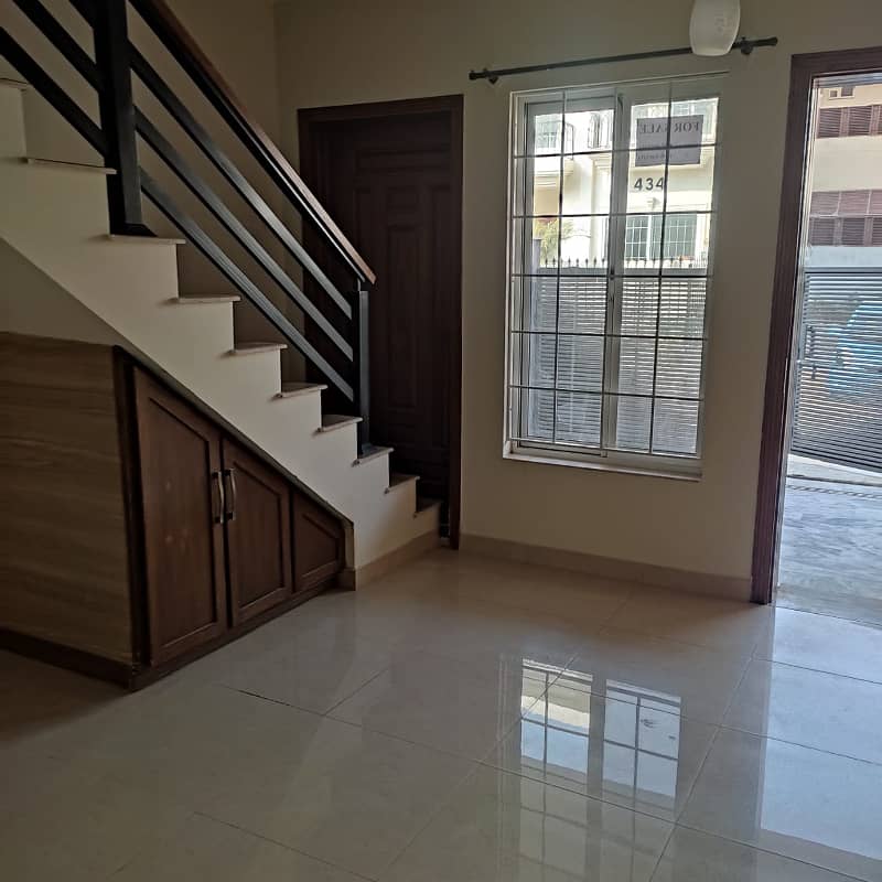 Double Storey House For Sale Size 25*40 11