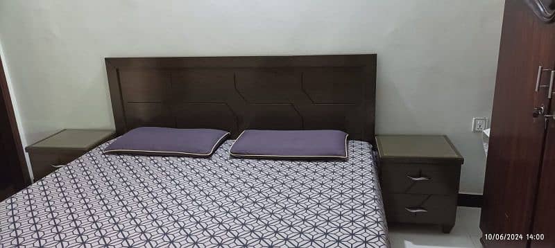 King size Bed with side tables 2