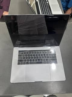 Apple MacBook pro 2016 (A1707) 15.4 inch Retina Dispaly Intel Core i7