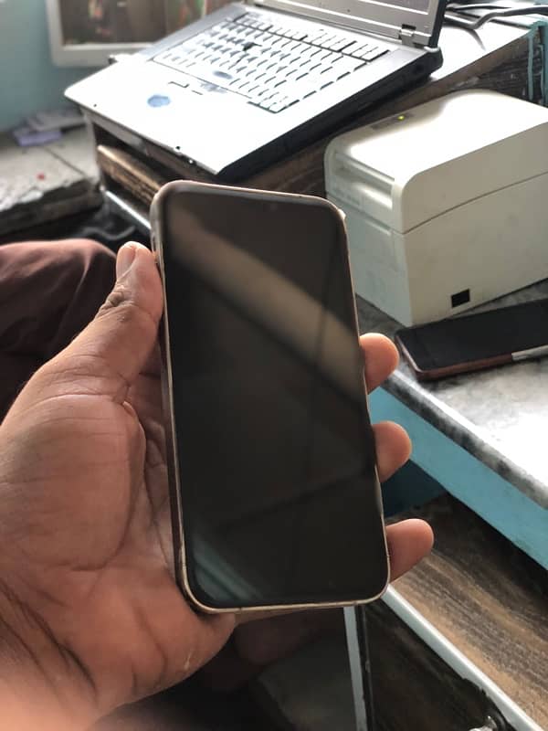 Iphone xr  jv converte to 15 pro max condition 10/8  back glass break 1