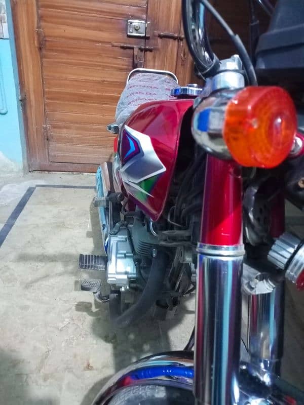 Honda 125 red 1