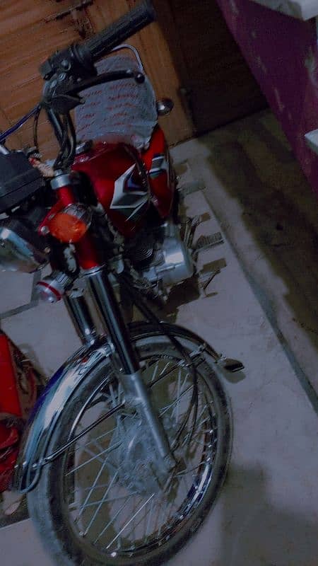 Honda 125 red 6