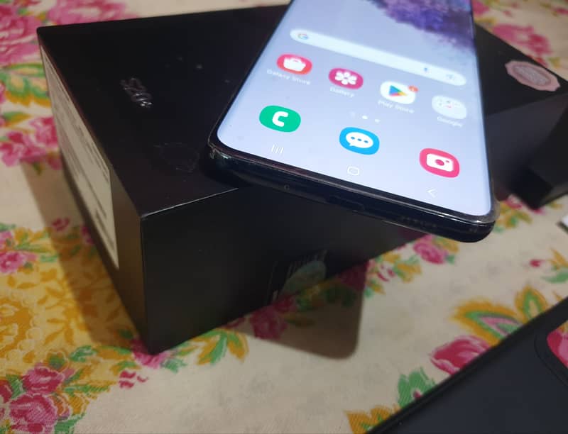 S20 Plus Full Box. Official Pta Approved. Dual Sim. Cosmic Black. 5